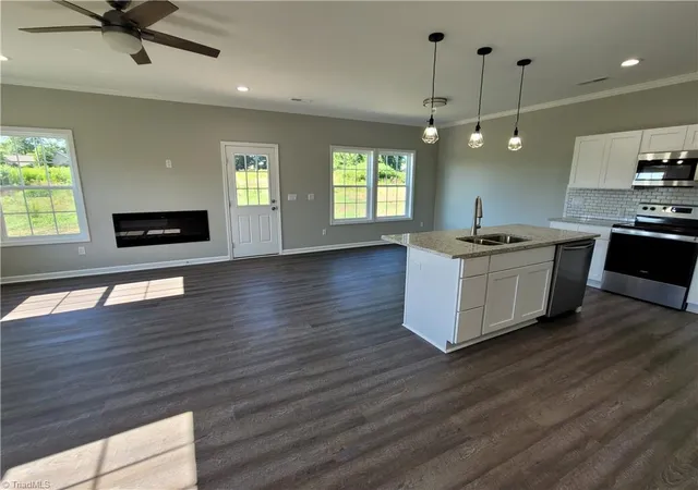 Photo 3 of Single family home for sale at 462 Everidge Rd, Winston Salem, NC 27103 | MLS# 1234293 | Listing updated on 2026-10-20