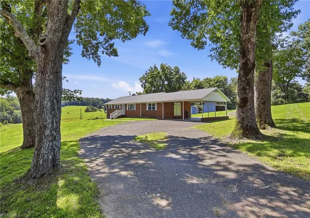 Photo 3 of Single family home for sale at 3438 E Pine St, Mount Airy, NC 27030 | MLS# 1234334 | Listing updated on 2026-09-04