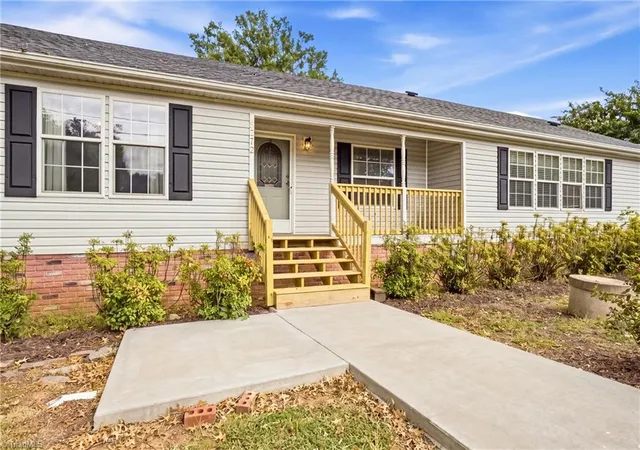 Photo 3 of Manufactured home for sale at 5272 Branson Davis Rd, Sophia, NC 27350 | MLS# 1235269 | Listing updated on 2026-10-07