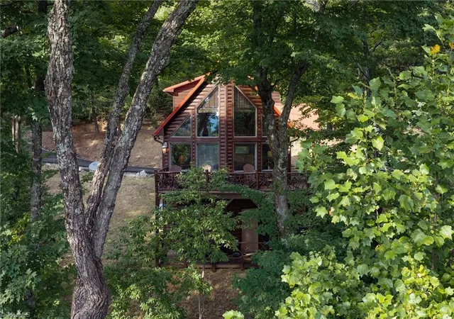 Photo 2 of Single family home for sale at 142 Fawn Ln, Purlear, NC 28665 | MLS# 1234402 | Listing updated on 2026-09-03