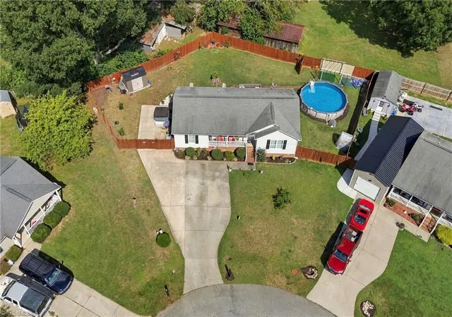 Photo 2 of Single family home for sale at 130 Garden St, Thomasville, NC 27360 | MLS# 1235551 | Listing updated on 2026-09-14