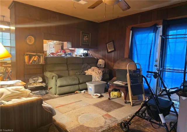 Photo 3 of Single family home for sale at 810 Sherrilwood Dr, Greensboro, NC 27406 | MLS# 1234230 | Listing updated on 2026-09-14