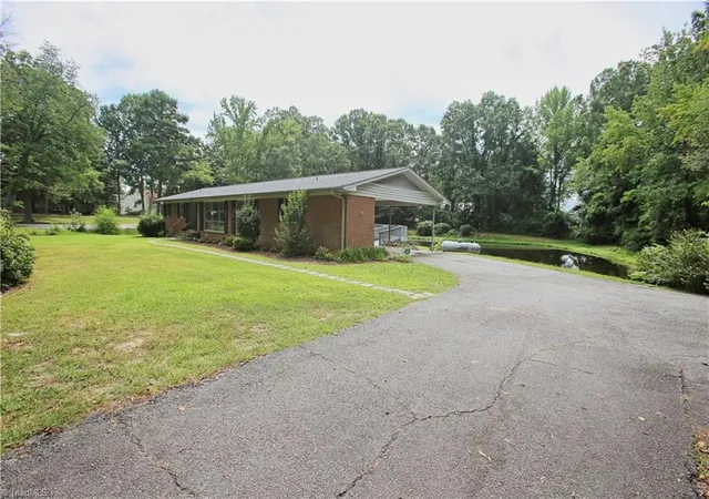 Photo 3 of Single family home for sale at 140 Frazier St, Archdale, NC 27263 | MLS# 1236376 | Listing updated on 2026-09-21