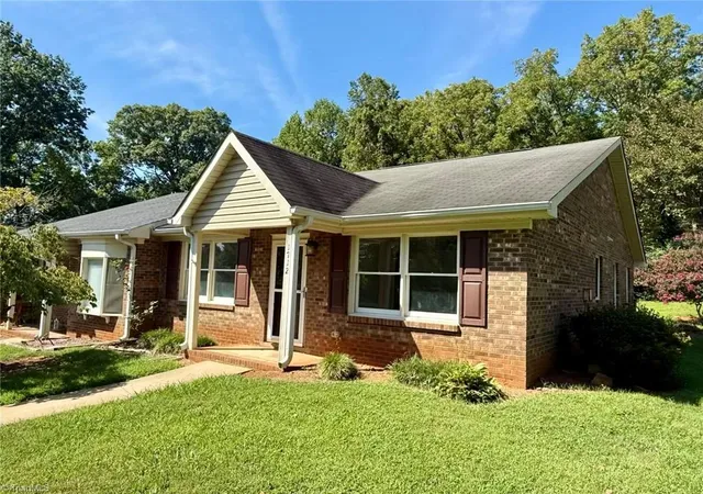 Photo 2 of Single family home for sale at 1712 Beaucrest Ave, High Point, NC 27265 | MLS# 1235204 | Listing updated on 2026-09-21