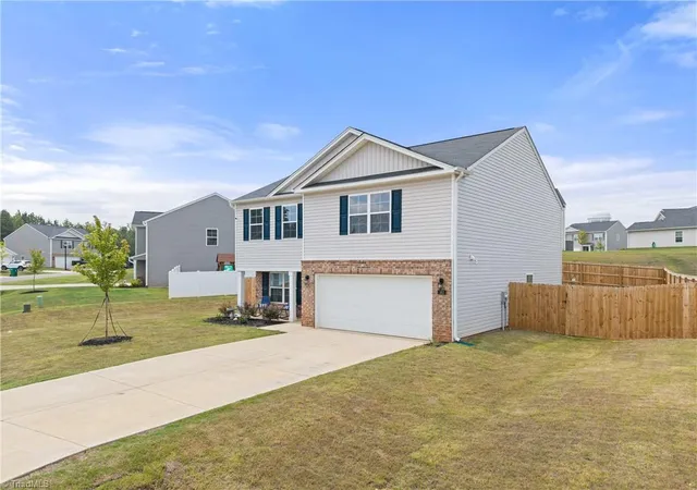 Photo 3 of Single family home for sale at 162 E Farm Loop, Stokesdale, NC 27357 | MLS# 1233691 | Listing updated on 2026-09-12