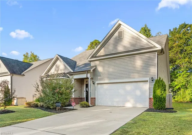 Photo 1 of Single family home for sale at 850 Royal Oak Ln, Mebane, NC 27302 | MLS# 1238484 | Listing updated on 2026-10-13