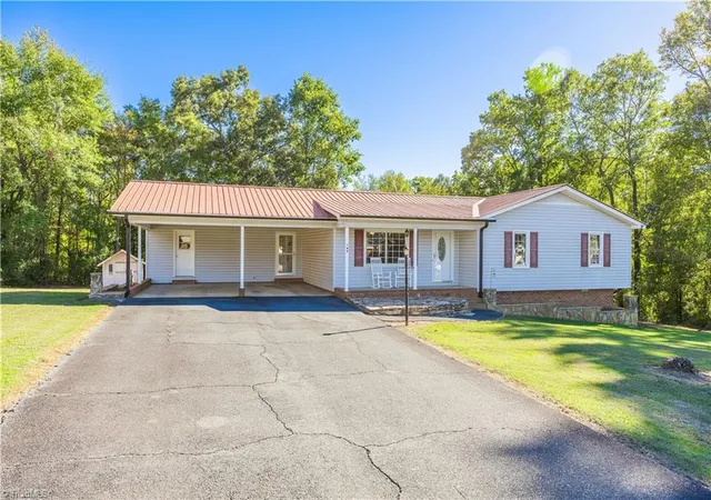 Photo 4 of Single family home for sale at 149 Seeley Dr, Denton, NC 27239 | MLS# 1238918 | Listing updated on 2026-10-22