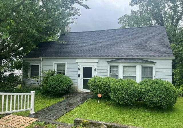 Photo 1 of Single family home for sale at 342 Moore Ave, Mount Airy, NC 27030 | MLS# 1236137 | Listing updated on 2026-09-22