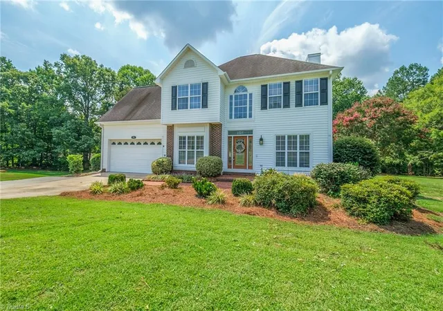 Photo 1 of Single family home for sale at 416 Pinnix Dr, Lexington, NC 27295 | MLS# 1233979 | Listing updated on 2026-09-01
