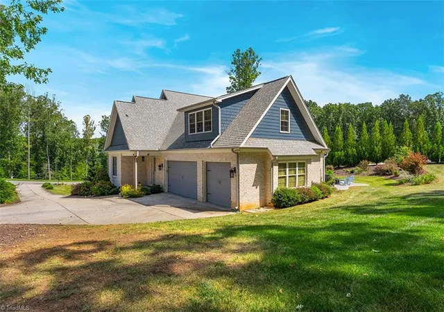 Photo 3 of Sale Pending at 5405 Briardenn Ct, Summerfield, NC 27358 | MLS# 1234571 | Listing updated on 2026-09-11