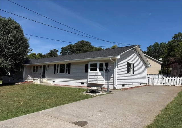 Photo 1 of Single family home for sale at 101 Tipperary Ln, Winston Salem, NC 27104 | MLS# 1236069 | Listing updated on 2026-10-28