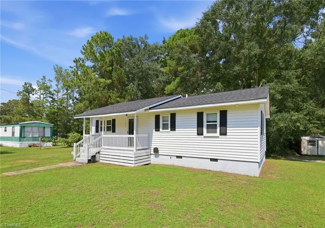Photo 2 of Single family home for sale at 1450 Baldwin Branch Church Rd, Elizabethtown, NC 28337 | MLS# 1234582 | Listing updated on 2026-09-04
