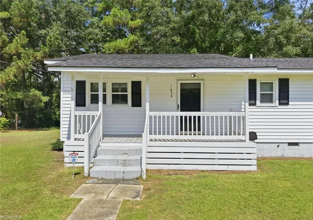 Photo 3 of Single family home for sale at 1450 Baldwin Branch Church Rd, Elizabethtown, NC 28337 | MLS# 1234582 | Listing updated on 2026-10-11