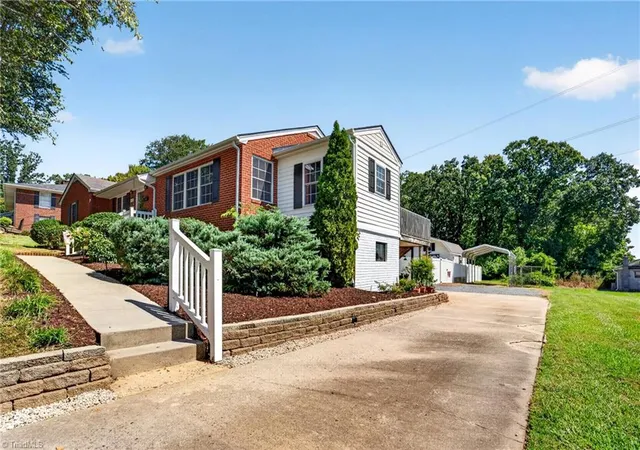 Photo 4 of Single family home for sale at 1027 Shamrock Rd, Asheboro, NC 27203 | MLS# 1235661 | Listing updated on 2026-09-25