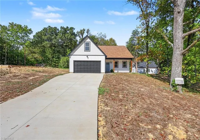 Photo 3 of Single family home for sale at 176 Old Fisher Fry Rd, Thomasville, NC 27360 | MLS# 1235341 | Listing updated on 2026-10-04