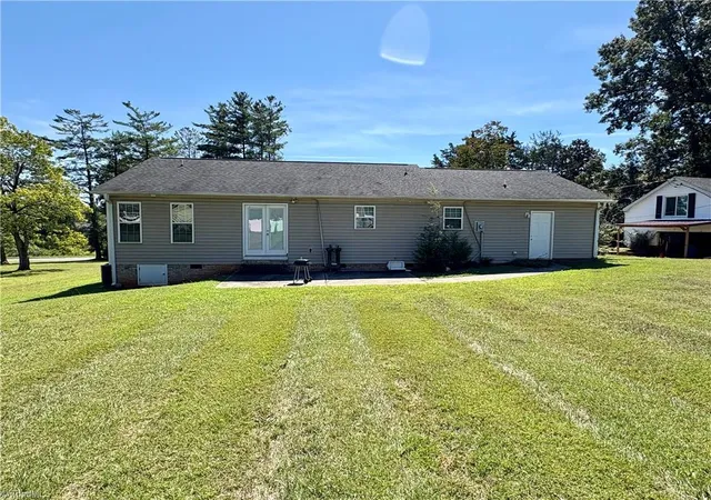 Photo 3 of Sale Pending at 404 Trindale Rd, Archdale, NC 27263 | MLS# 1235226 | Listing updated on 2026-09-15