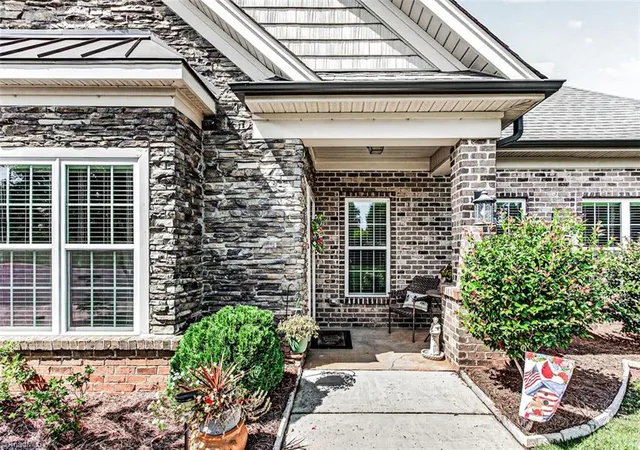 Photo 4 of Single family home for sale at 7045 Stone Gables Dr, Thomasville, NC 27360 | MLS# 1236633 | Listing updated on 2026-09-23