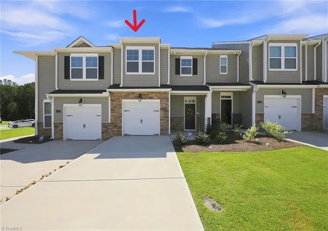 Photo 1 of Single family home for sale at 1262 Evelynnview Ln, Kernersville, NC 27284 | MLS# 1235153 | Listing updated on 2026-09-13