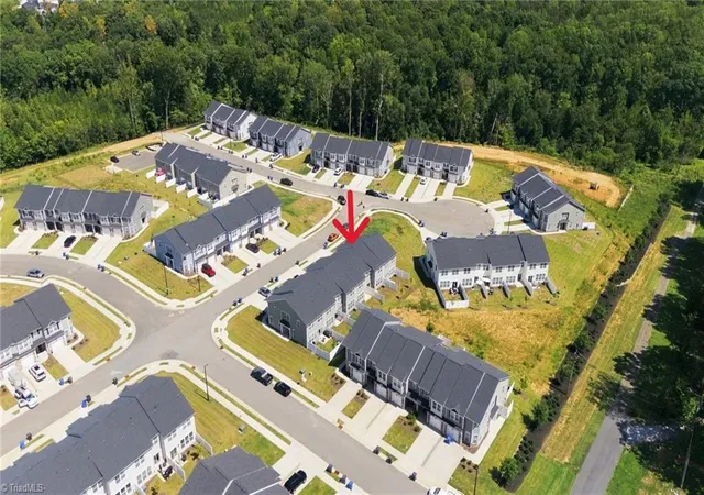 Photo 4 of Single family home for sale at 1262 Evelynnview Ln, Kernersville, NC 27284 | MLS# 1235153 | Listing updated on 2026-09-13