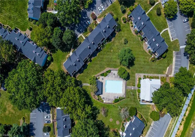 Photo 4 of Single family home for sale at 7228 Riverview Knoll Ct, Clemmons, NC 27012 | MLS# 1234418 | Listing updated on 2026-09-03