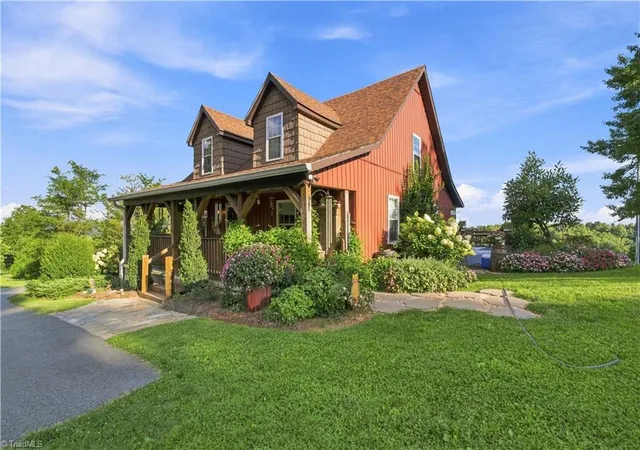 Photo 3 of Single family home for sale at 2351 Old Appalachian Trl, Fancy Gap, VA 24328 | MLS# 1233192 | Listing updated on 2026-10-05