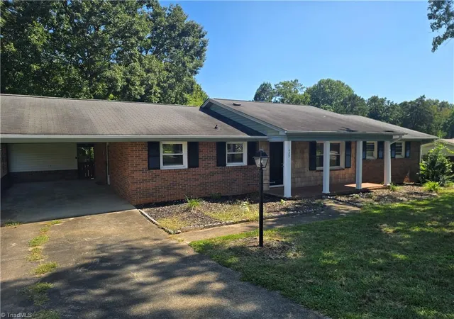 Photo 3 of Single family home for sale at 429 Mendenhall Dr, Winston Salem, NC 27127 | MLS# 1236362 | Listing updated on 2026-09-21