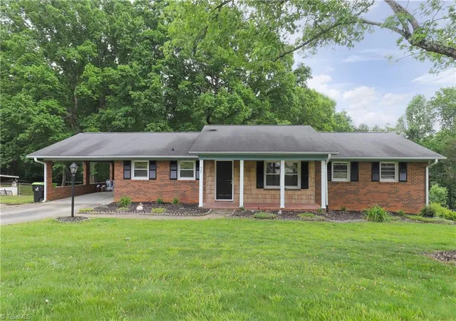 Photo 4 of Single family home for sale at 429 Mendenhall Dr, Winston Salem, NC 27127 | MLS# 1236362 | Listing updated on 2026-09-21