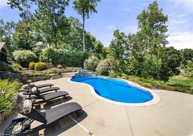Photo 2 of Mansion for sale at 122 Salem Village Ct, Clemmons, NC 27012 | MLS# 1239775 | Listing updated on 2026-10-22
