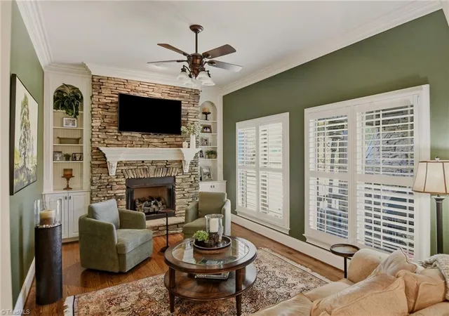 Photo 3 of Single family home for sale at 122 Salem Village Ct, Clemmons, NC 27012 | MLS# 1239775 | Listing updated on 2026-10-22