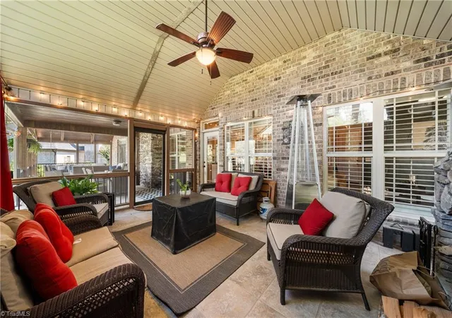 Photo 4 of Single family home for sale at 122 Salem Village Ct, Clemmons, NC 27012 | MLS# 1239775 | Listing updated on 2026-10-22