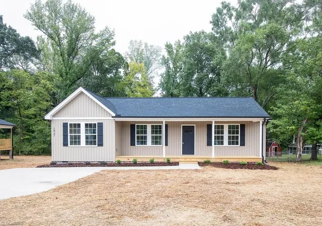 Photo 1 of Single family home for sale at 1047 W Holly Hl Rd, Thomasville, NC 27360 | MLS# 1235140 | Listing updated on 2026-09-24