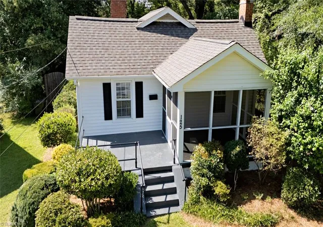 Photo 1 of Single family home for sale at 125 Tarpley St, Burlington, NC 27215 | MLS# 1235387 | Listing updated on 2026-09-27