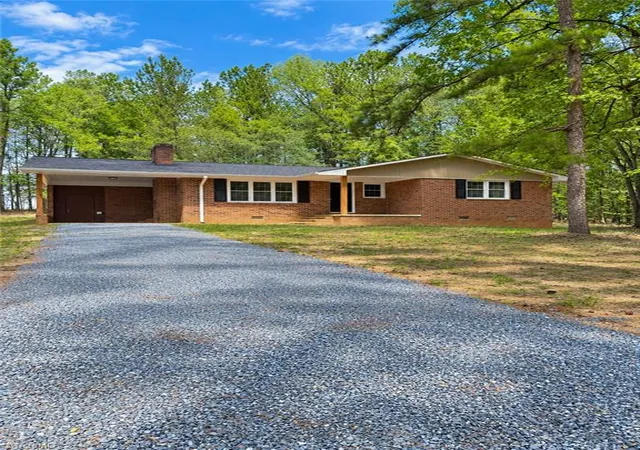 Photo 2 of Single family home for sale at 346 Onvil Rd, Mount Gilead, NC 27306 | MLS# 1235376 | Listing updated on 2026-09-21