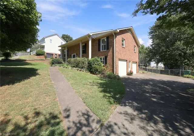 Photo 4 of Single family home for sale at 1181 Bebb Willow Ln, Lewisville, NC 27023 | MLS# 1234877 | Listing updated on 2026-09-13