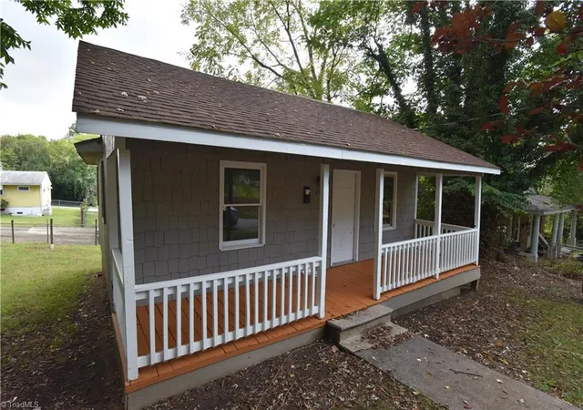 Photo 3 of Sale Pending at 730 Alexander St, Winston Salem, NC 27127 | MLS# 1236711 | Listing updated on 2026-10-27