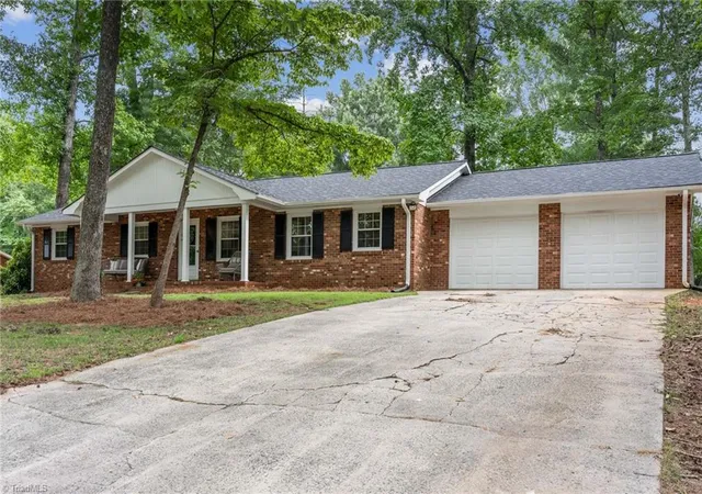 Photo 3 of Single family home for sale at 5930 Alani Ct, Winston Salem, NC 27103 | MLS# 1234013 | Listing updated on 2026-09-06