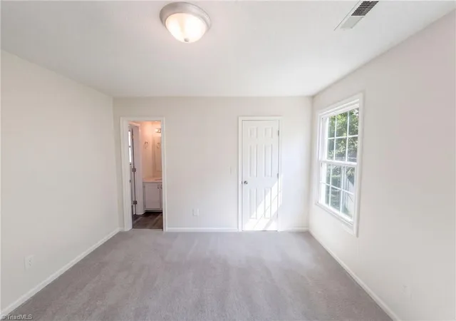 Photo 3 of Single family home for sale at 3903 Bears Crk Rd, Greensboro, NC 27406 | MLS# 1236979 | Listing updated on 2026-10-29