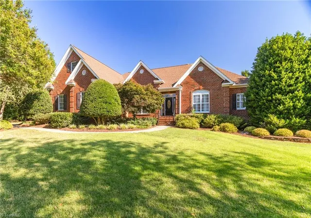 Photo 2 of Sale Pending at 5696 Green Dale Ct, Summerfield, NC 27358 | MLS# 1235988 | Listing updated on 2026-10-06