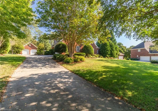 Photo 3 of Sale Pending at 5696 Green Dale Ct, Summerfield, NC 27358 | MLS# 1235988 | Listing updated on 2026-10-06
