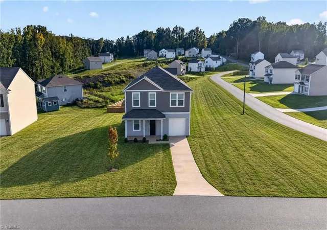 Photo 2 of Single family home for sale at 806 Fox Laurel Ct, Asheboro, NC 27203 | MLS# 1235429 | Listing updated on 2026-09-24