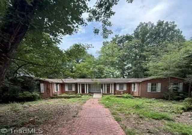 Photo 2 of Single family home for sale at 328 Robin Rd, Mount Airy, NC 27030 | MLS# 1236132 | Listing updated on 2026-09-23