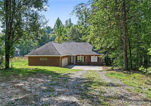 Photo 3 of Single family home for sale at 8271 Long Is Rd, Catawba, NC 28609 | MLS# 1234742 | Listing updated on 2026-09-08