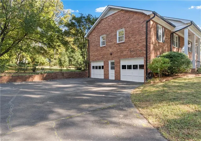 Photo 3 of Single family home for sale at 3959 Quilling Rd, Winston Salem, NC 27104 | MLS# 1236888 | Listing updated on 2026-10-26