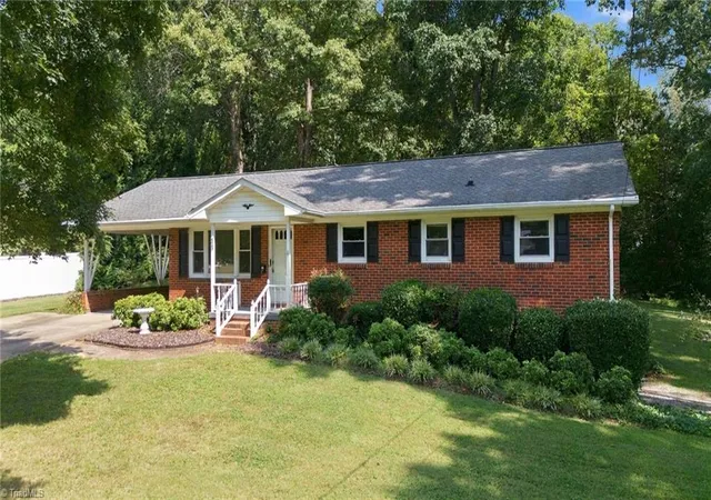Photo 2 of Single family home for sale at 423 Bradley Rd, Winston Salem, NC 27107 | MLS# 1235859 | Listing updated on 2026-09-29