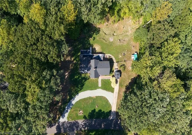 Photo 2 of Sale Pending at 5616 Cates Dr, Greensboro, NC 27409 | MLS# 1235051 | Listing updated on 2026-09-27