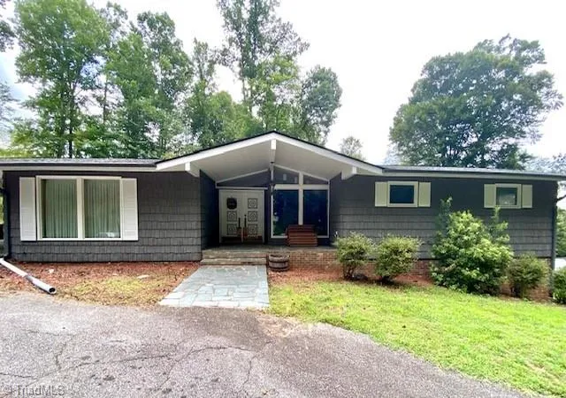 Photo 3 of Single family home for sale at 2082 Mountain Valley Church Rd, North Wilkesboro, NC 28659 | MLS# 1234417 | Listing updated on 2026-09-02