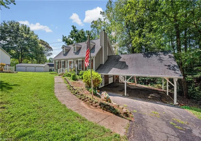 Photo 3 of Single family home for sale at 7508 Meadowgreen Ct, Tobaccoville, NC 27050 | MLS# 1235045 | Listing updated on 2026-09-11