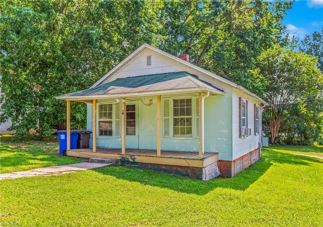 Photo 3 of Sale Pending at 570 Mission Rd, Winston Salem, NC 27103 | MLS# 1234262 | Listing updated on 2026-09-19