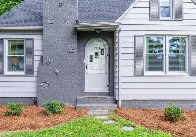 Photo 3 of Sale Pending at 213 E Moore Ave, High Point, NC 27263 | MLS# 1234858 | Listing updated on 2026-10-04
