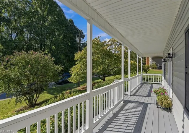 Photo 3 of Single family home for sale at 2370 Oakton Dr, Clemmons, NC 27012 | MLS# 1235338 | Listing updated on 2026-09-13